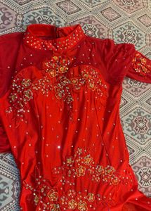 Stunning Red Embellished Gown❤️🦋