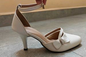 Elegant Off White Bow Heels