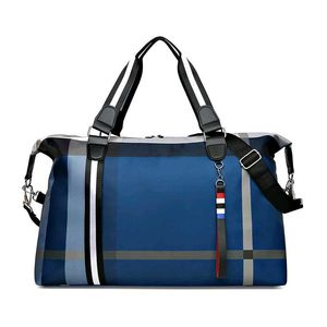 Stylish Plaid Weekender Bag
