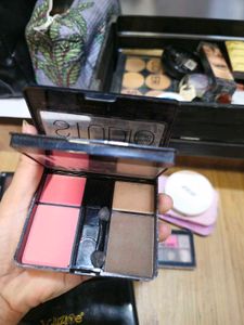 Eyeshadow Palette with Blush