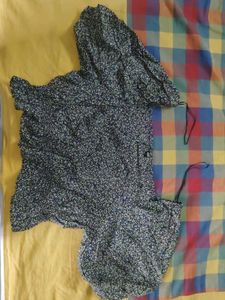 Uniqlo Chic Floral Print Mini Top