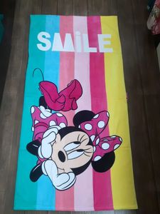 Minnie Mouse "Smile" Beach Towel