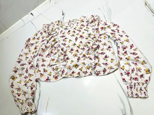 Chic Floral Ruffle Crop Top