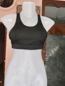 Black Wireless Sports Bra