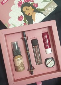 Nourish Mantra Urban Rani Makeup Kit