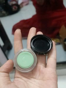 Unreal Cover Colour Corrector - Green