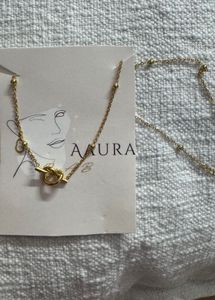 Elegant Gold Knot Necklace