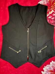 Chic Black Zipper Vest