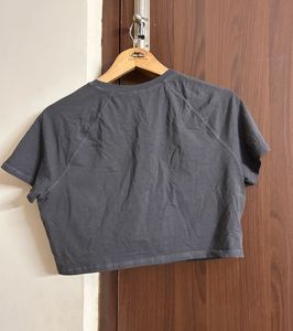 H&amp;M Grey Cropped Tee