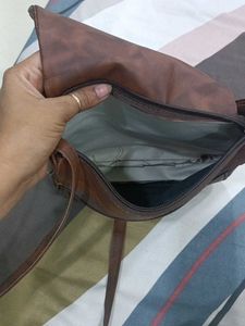 Stylish Brown Crossbody Bag with Star Embellishmen
