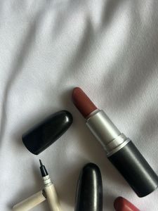 MAC Lipsticks &amp; Eyeliner Set