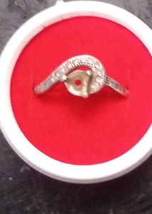 925 hallmark real silver ring.....