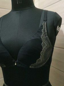 Elegant Black Lace Trim Bra