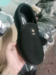 NEW NO USED CASUAL SHOES,