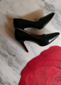 Classic Black Pointed Toe Ballet Flats