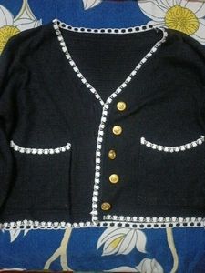 Chic Black Textured Cropped top