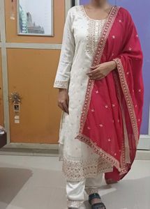 Beautiful Red Suit With Set