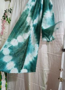 Green Tie-Dye Dupatta with Embroidery