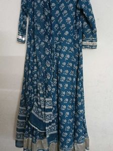 Blue &amp; White Printed Salwar Kameez