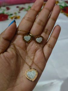 Anti Tarnish Earrings And Neckpiece Set
