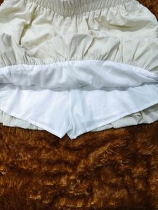 White mini bubble skirt .