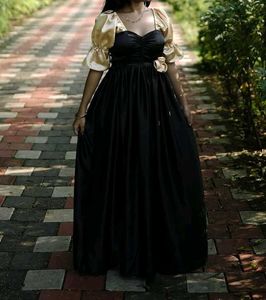 Elegant Black &amp; Gold Puffy Sleeve Gown