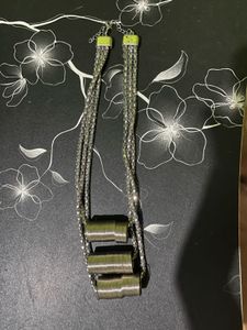 5 elegant neck pieces, 2 hair accessories and a pi