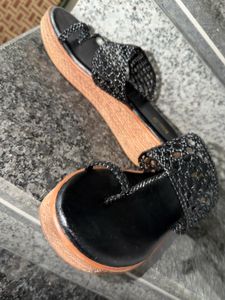 Inc.5 wedge heel