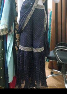 Elegant Black Kurta Set with Intricate Embellishme