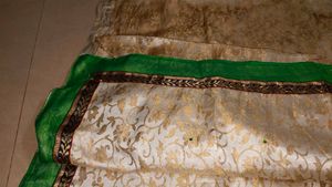 Green Border Dupatta