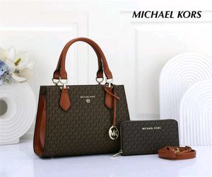 Micheal kors slingbags