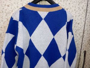 Argyle Pattern V-Neck Sweater