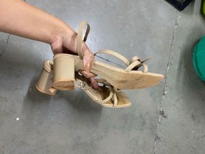Elegant Bow Detail Block Heel Sandals