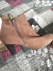 Original Metro Branded Sude Boots