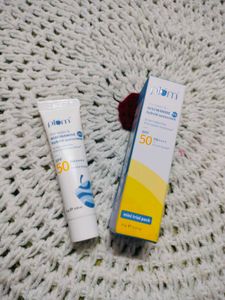 Plum Niacinamide Hybrid Sunscreen SPF 50