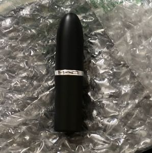 FINAL- MAC Macximal Matte Lipstick Ruby Woo