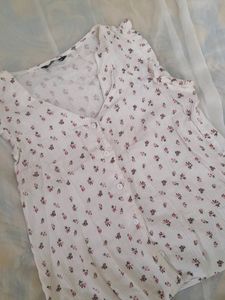 PRETTY FLORAL TOP🌸🩷