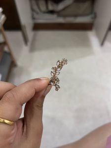 Elegant Leaf Design Stud Earrings