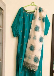 Teal Kurta Set with Floral Dupatta🪷🌙