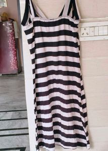 Very Fancy And Amazing Beautiful Dress