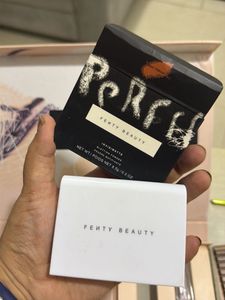 Fenty Beauty Invisimatte blush Blotting Powder
