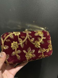 Cluth With Sling Bag - Maroon