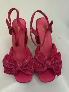Chic Pink Bow Heels