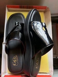 Chic Black Platform Thong Sandals