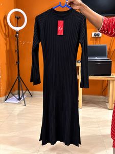 Chic Ribbed Knit Midi Dress