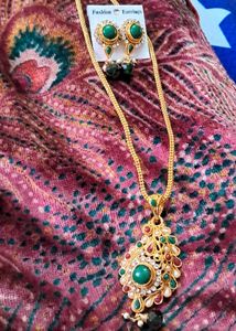Beautiful Traditional Necklace And Earrings