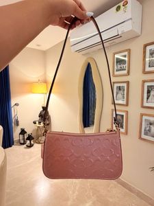Coach shoulder bag 100% original