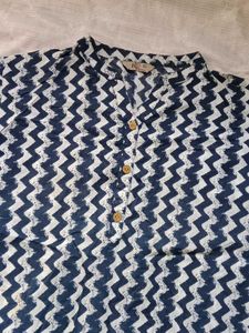 Short Stylish Blue &amp; White Kurti💙