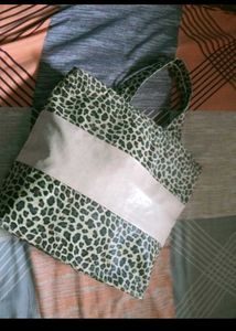 Stylish Leopard Print Tote Bag
