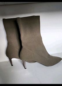 heels boot for sale @44mda